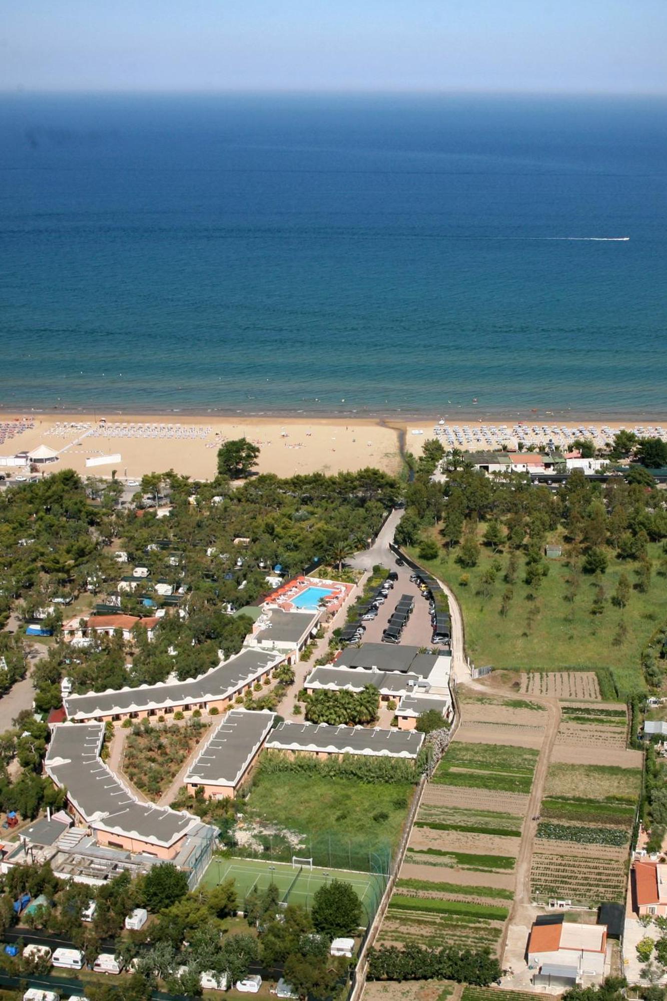 Garden Hotel Ripa Весте Екстериор снимка