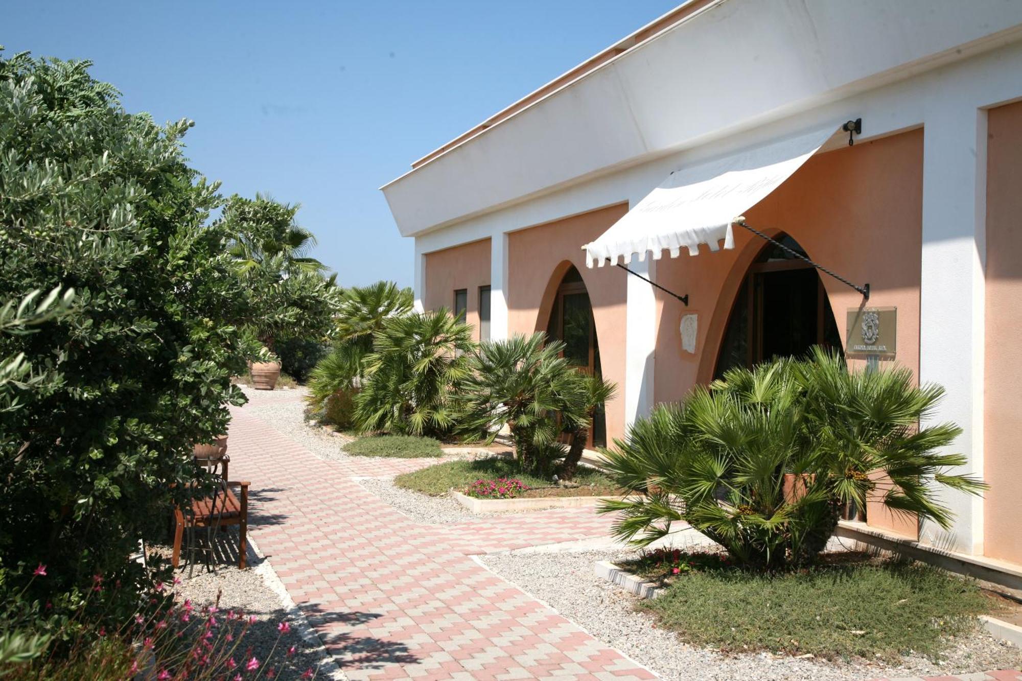 Garden Hotel Ripa Весте Екстериор снимка