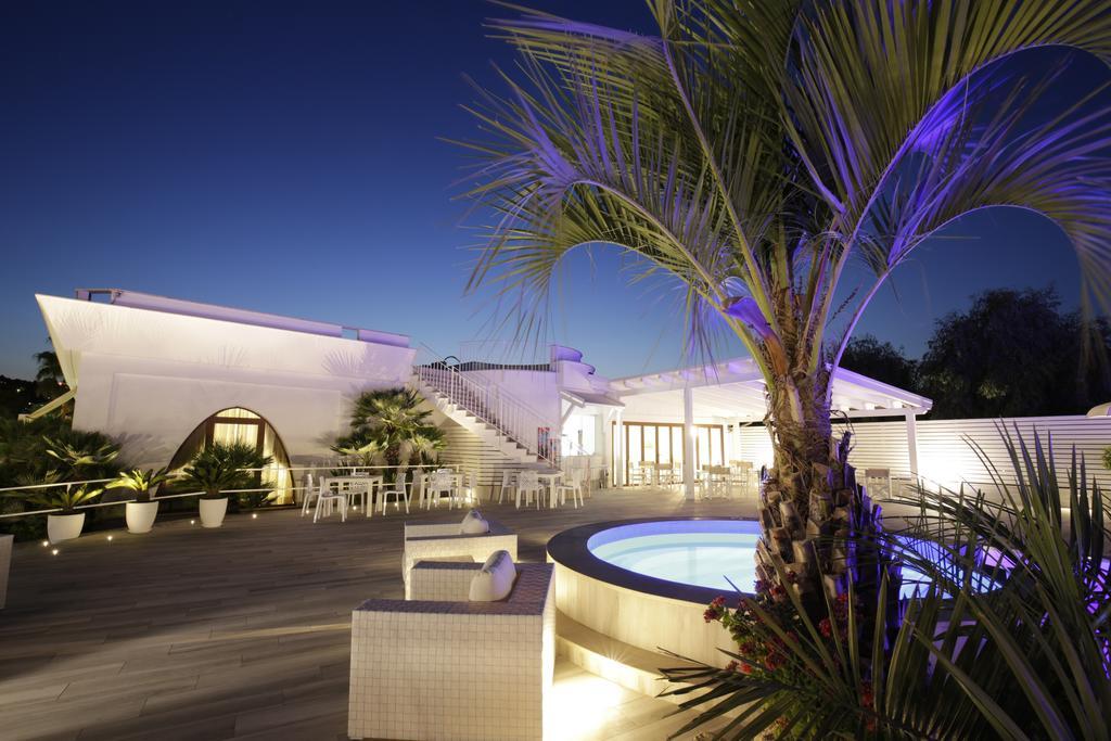 Garden Hotel Ripa Весте Екстериор снимка