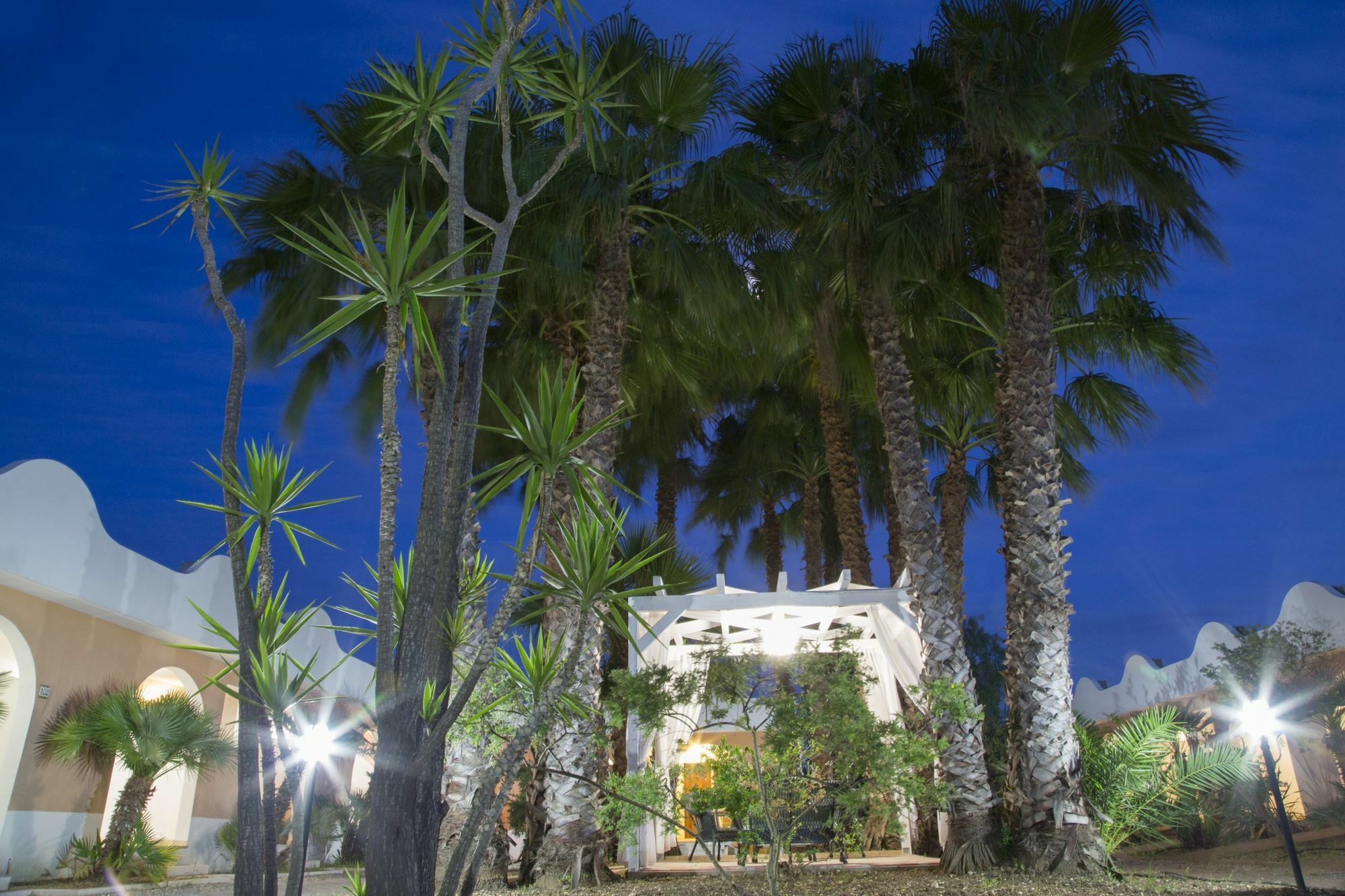 Garden Hotel Ripa Весте Екстериор снимка
