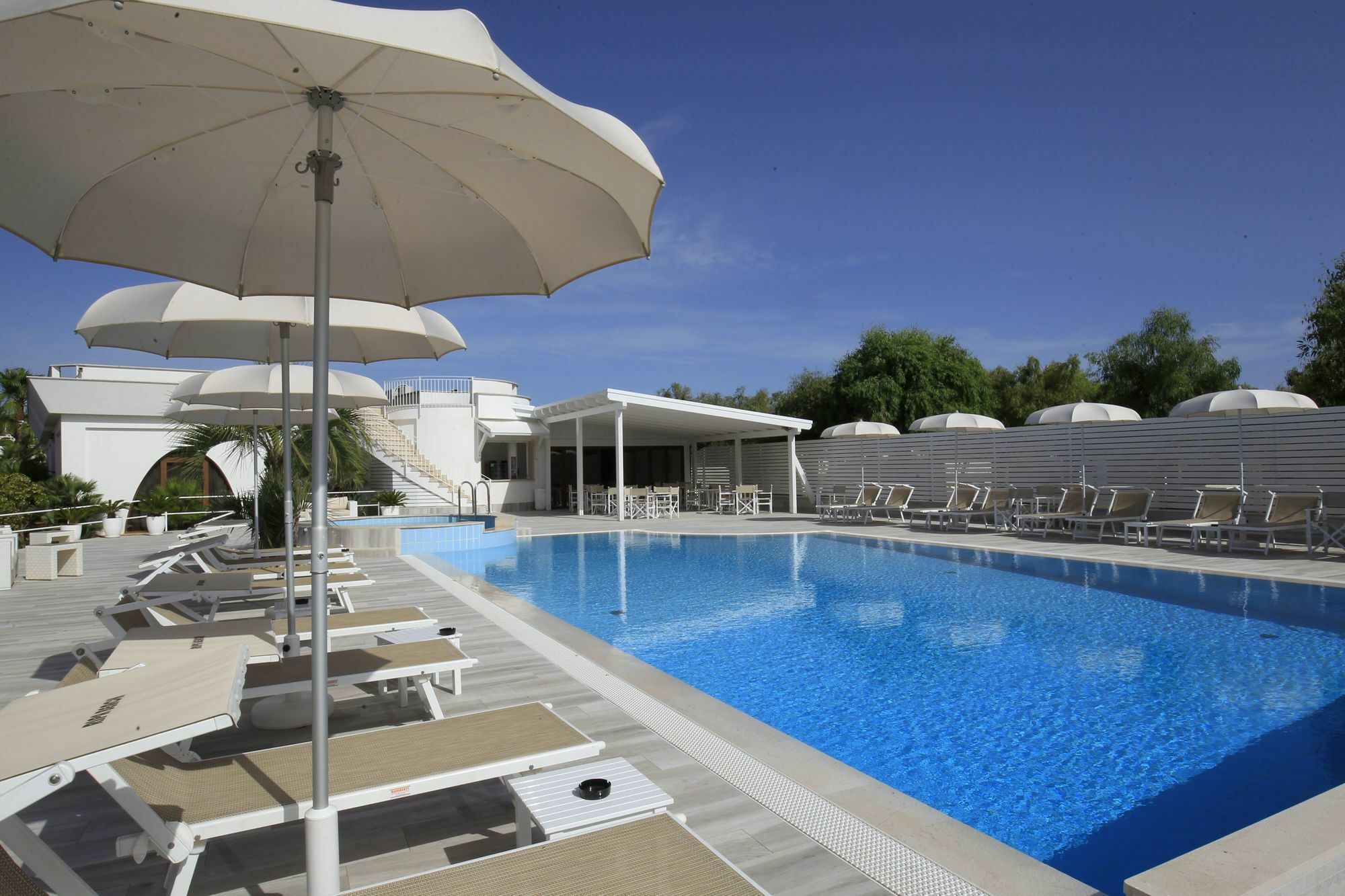 Garden Hotel Ripa Весте Екстериор снимка