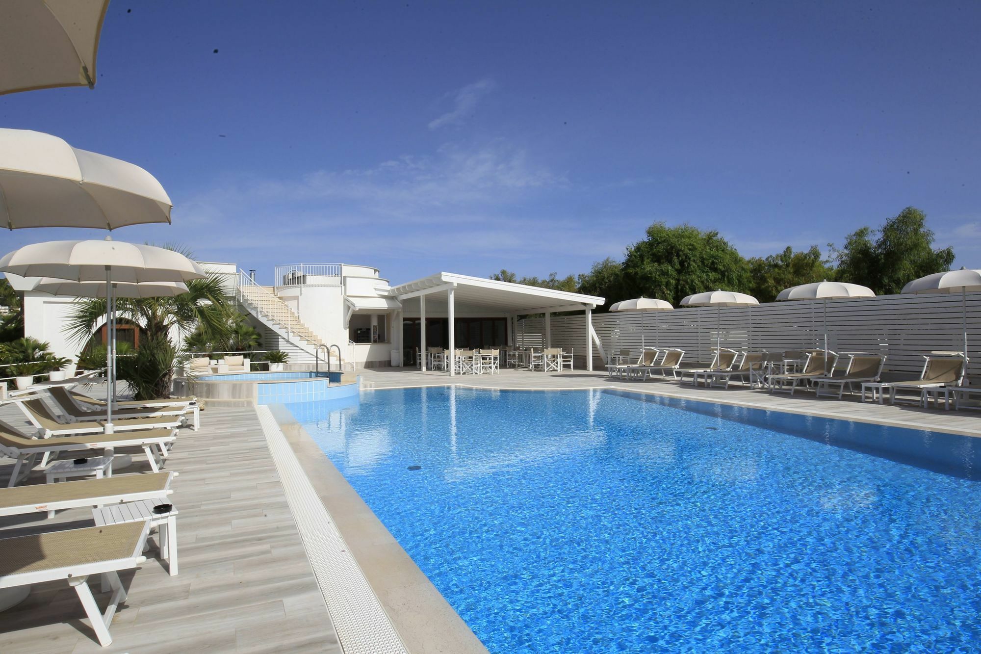 Garden Hotel Ripa Весте Екстериор снимка